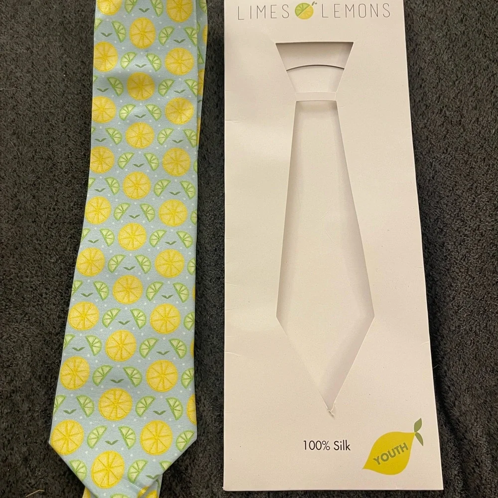 New Living on the Wedge Pavilion Youth Tie Limes and Lemons C4